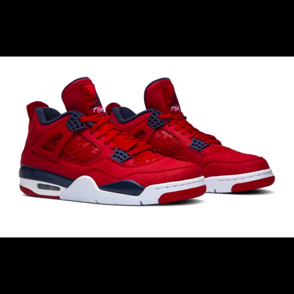 BRAND NEW IN BOX-AIR JORDAN 4 RETRO SE SNEAKERS